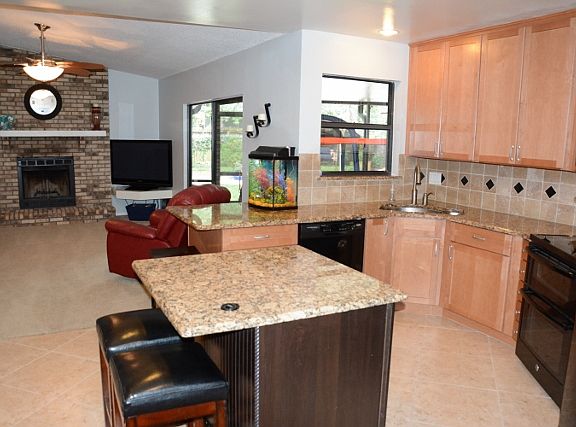 3rd image of 1684 Bomi Cir