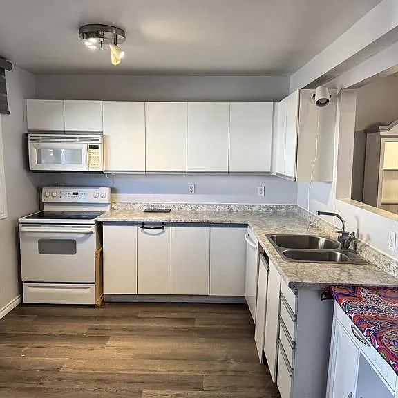 1318 Highbury Ave N #71 — Photo 2
