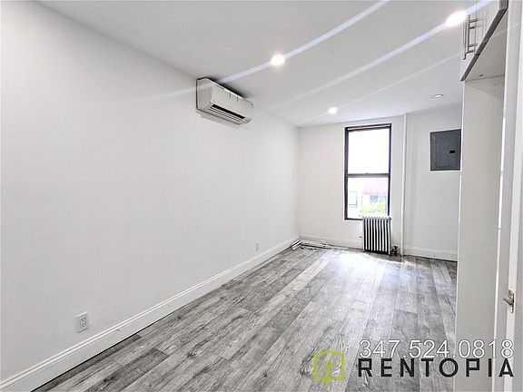 4th image of 95 Clay St #10A