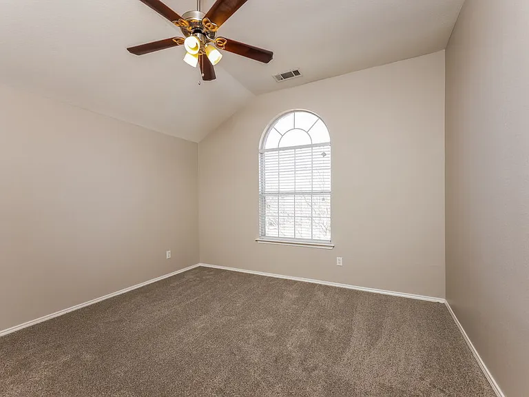 1630 Redwood Dr — Photo 14