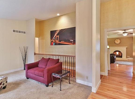 2nd image of 1171 Hollyberry Dr