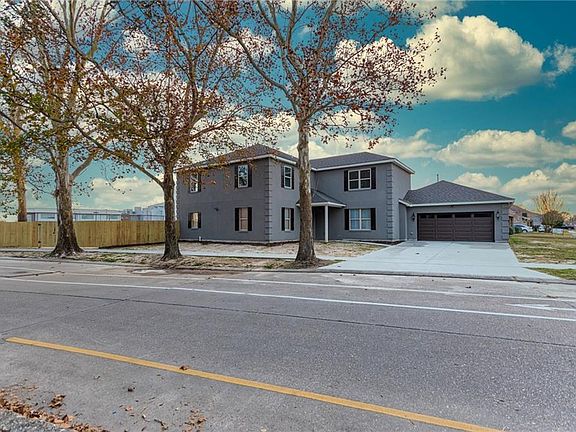 3rd image of 7530 Farwood Dr