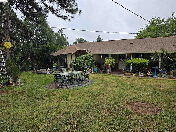 5th image of 2323 Spink Rd