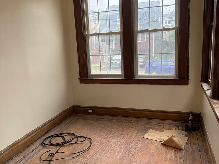 17-19 Monticello Ave #1 — Photo 8