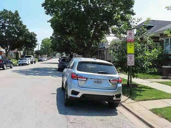 3rd image of 7351 W 62nd Pl
