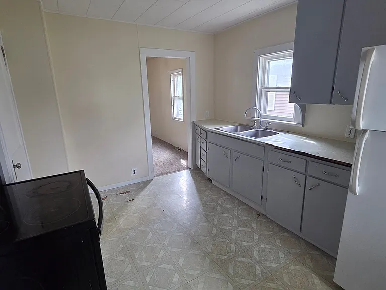 121 Clinton St — Photo 9