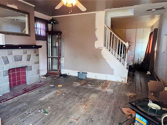 3rd image of 221 Lea St