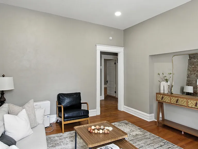 6451 S Kingshighway Blvd — Photo 4