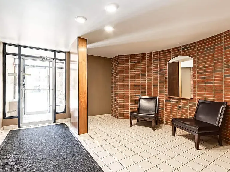 604 14th Ave SW — Photo 57