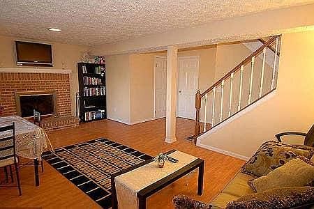 2nd image of 1112 Tway Ln