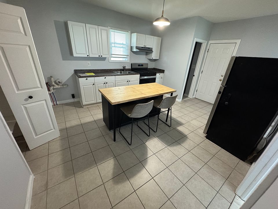 full kitchen