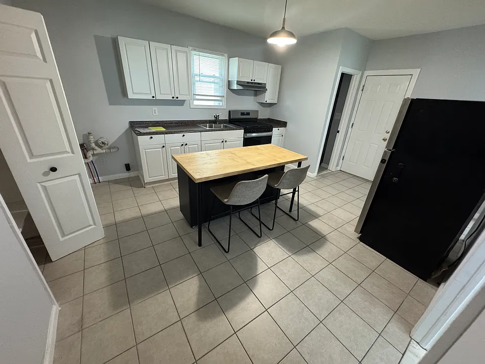 full kitchen