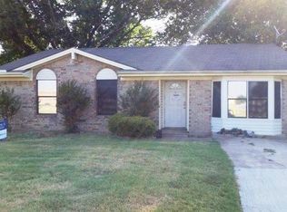 407 S 1st St, Crandall, TX 75114