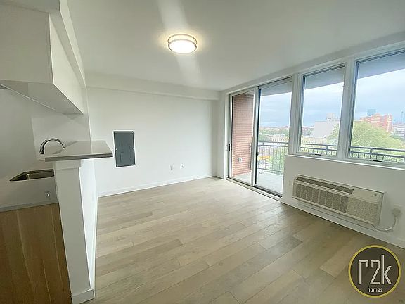 5th image of 28-16 21st St #303