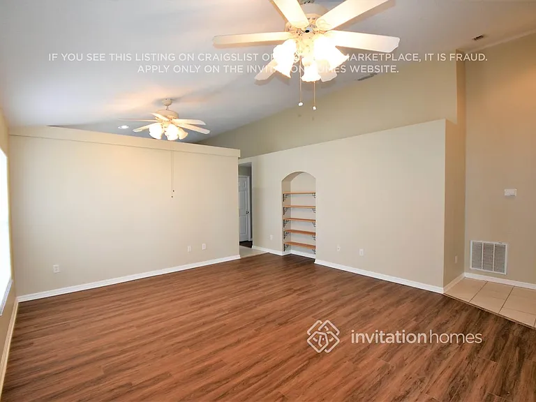 6240 Crickethollow Dr — Photo 2