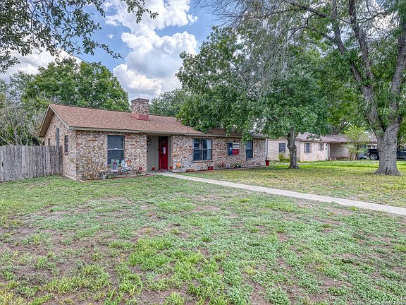 2nd image of 133 N BLUEBONNET DR