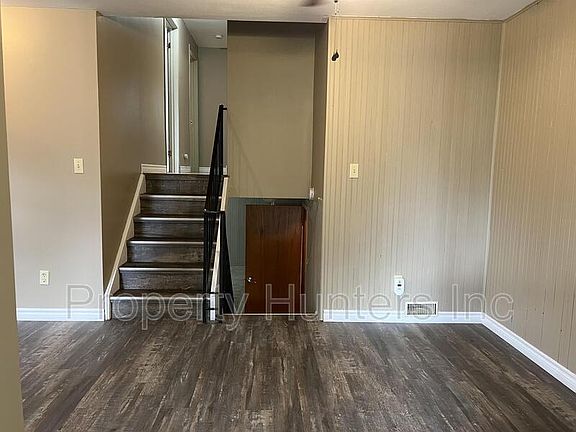 5th image of 85 Gladstone Ave