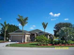 686 Crossfield Cir, Naples, FL 34104