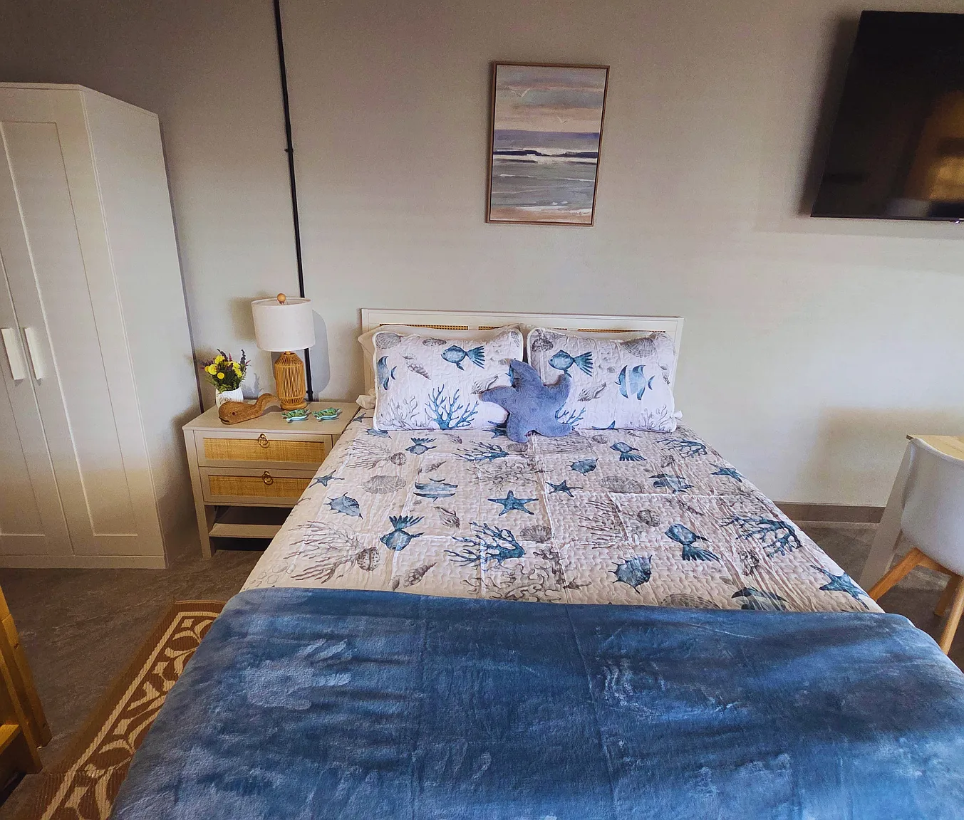 Rest easy with a queen bed, luxe linens, comfy pillows, and spacious closet.