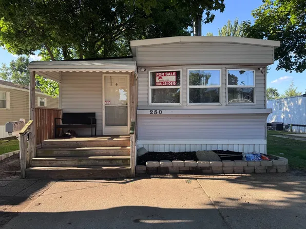 250 Marais Dr, Rochester Hills, MI 48307