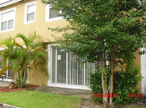 3rd image of 824 Pipers Cay Dr