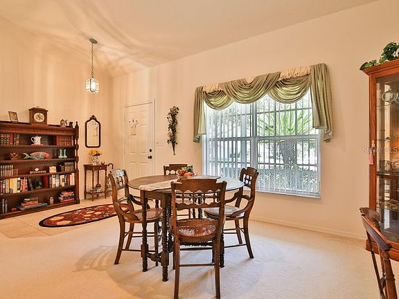 5th image of 1055 Club Hills Dr