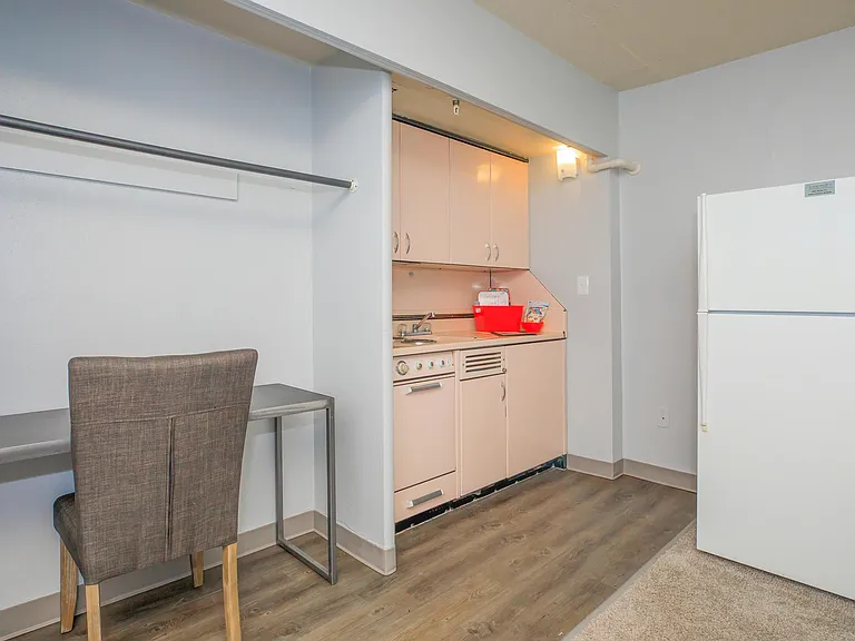 Capitol Hill Apartments — Photo 19