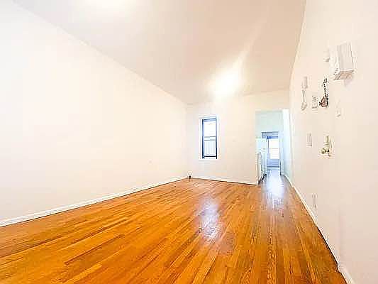 4th image of 446 W 58th St APT 5W