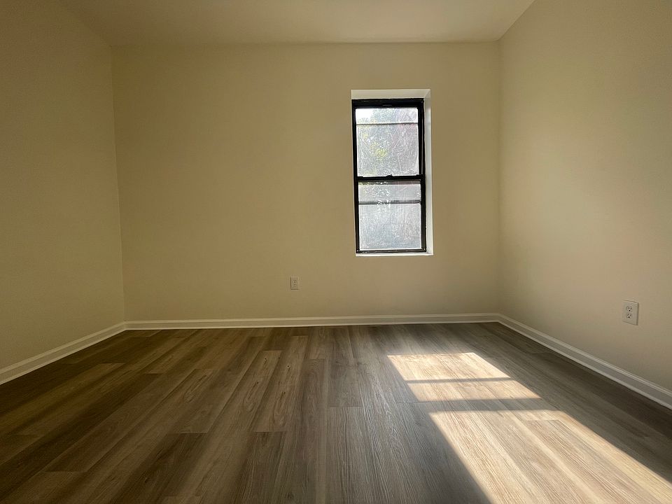 2nd image of 162 Bergen Ave #23E