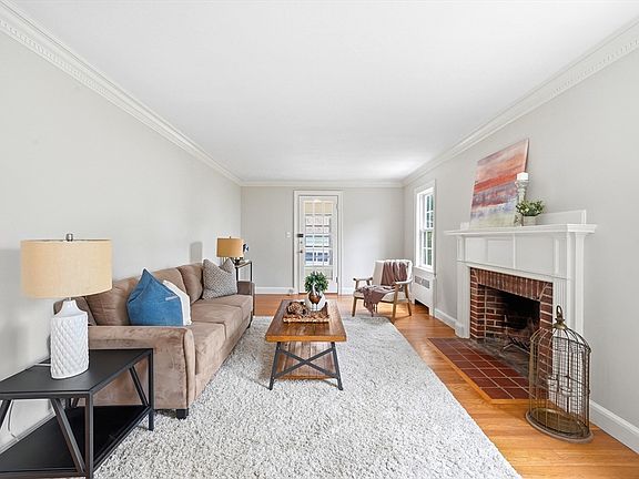3rd image of 45 Simmons Ave