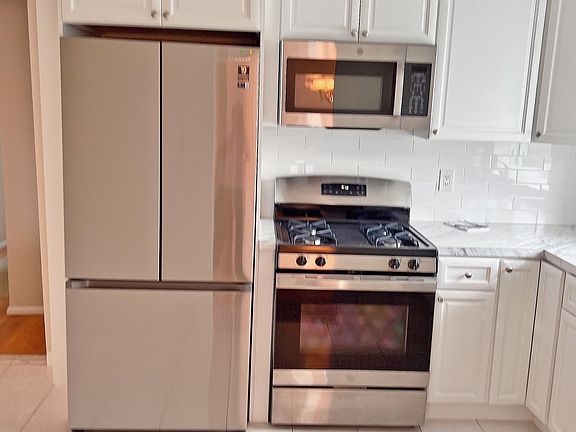 3rd image of 290 Weed Ave