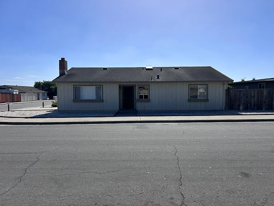 745 Cedar Dr