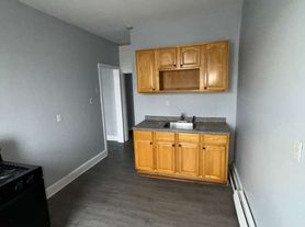 545 E 38th St, Paterson, NJ