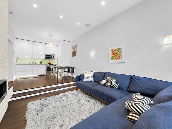 5th image of 425 E 78th St APT 5A