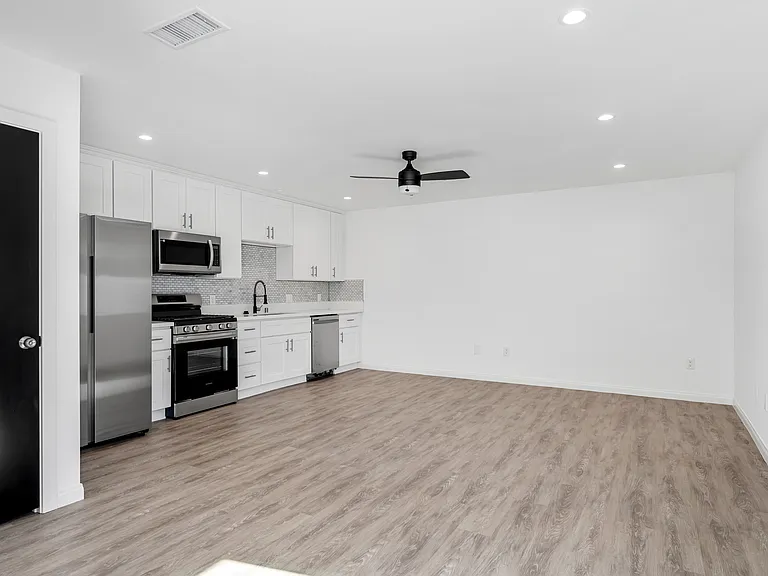 4851 Faculty Ave #B — Photo 6