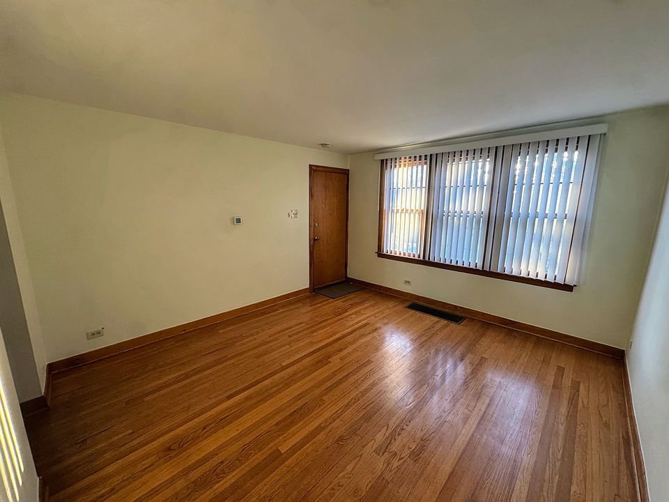 2nd image of 4201 Vernon Ave #1