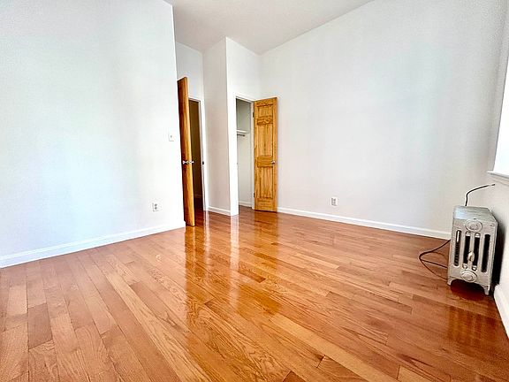 4th image of 330 E 15th St #75
