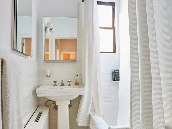 5th image of 1349 Lexington Ave APT 2C