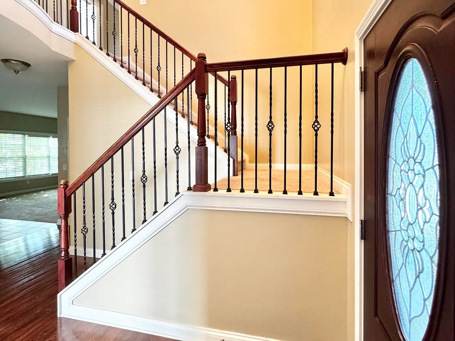 4 bed, 2.5 bath, 2920 sqft, $3,395 — Photo 2