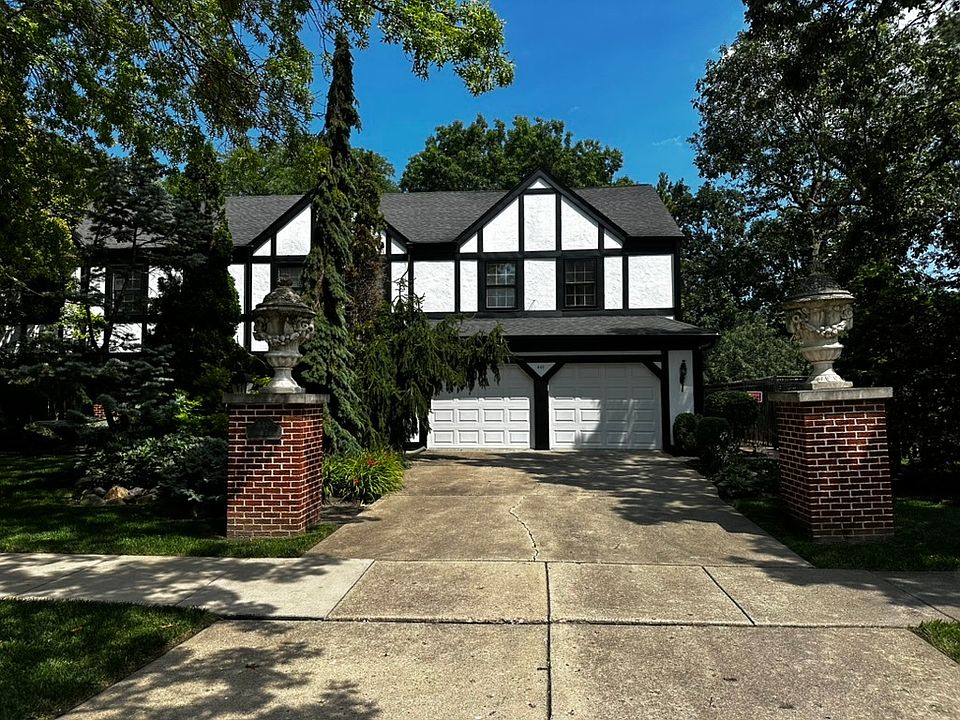 1st image of 449 Anjou Dr