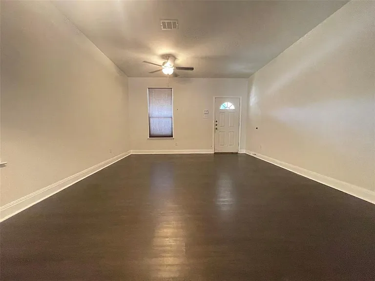 4412 Woodstock Dr — Photo 13