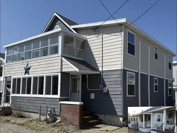 7 Dover Avenue, Hampton, NH 01830-3031