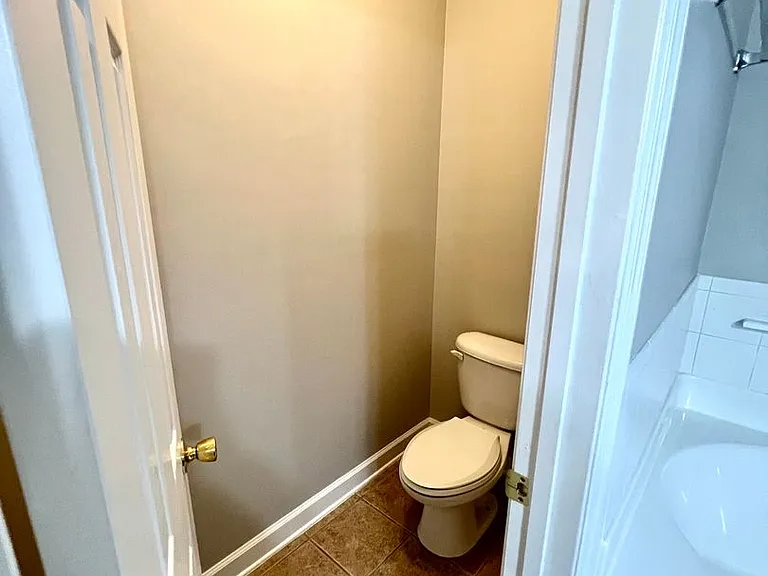 702 Wickham Dr — Photo 23