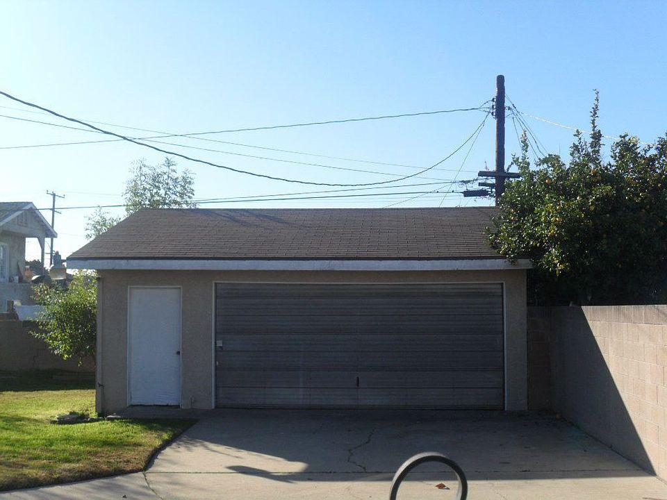 2nd image of 3366 W 134th Pl