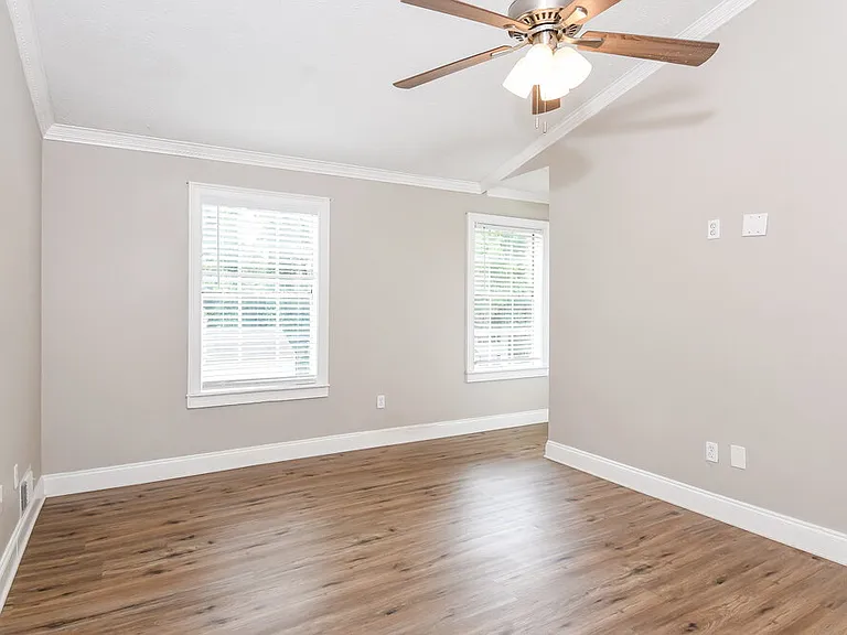 885 Trace Cir NE — Photo 10