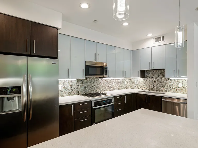 1304 Roxbury Dr #103 — Photo 10