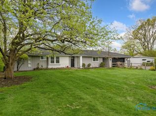 1260 Old Trail Rd, Maumee, OH 43537