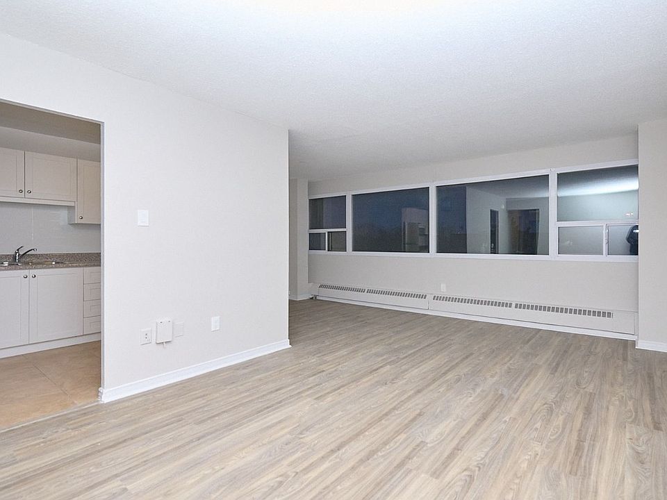 2nd image of 100 Leeward Glenway #604
