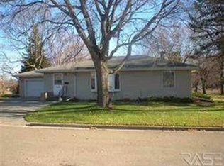 600 5th St, Tracy, MN 56175