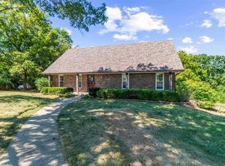 6820 S Hillside School Rd, Oak Grove, MO 64075